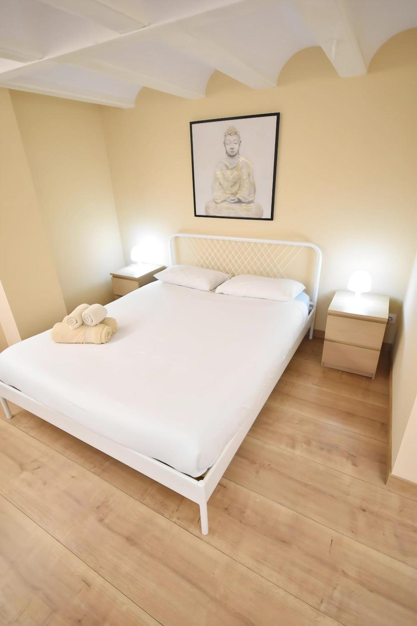 Centrico Apartamento Al Lado De Torres De Quart Valenza Esterno foto